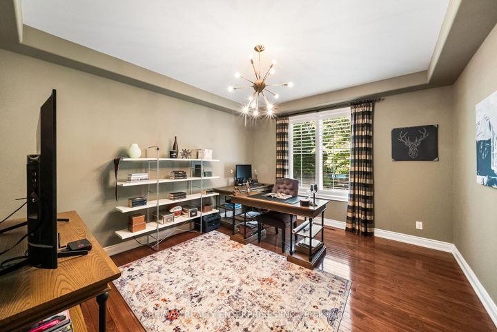 Photo 30 at 535 Canyon Street, Lorne Park, Mississauga