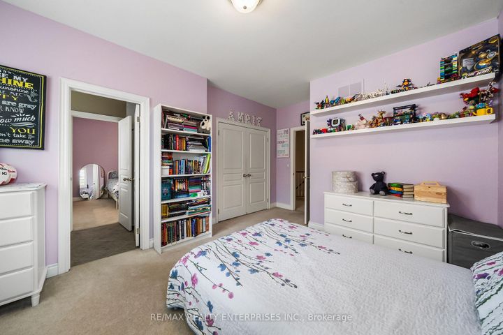 Photo 37 at 535 Canyon Street, Lorne Park, Mississauga