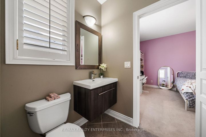 Photo 38 at 535 Canyon Street, Lorne Park, Mississauga