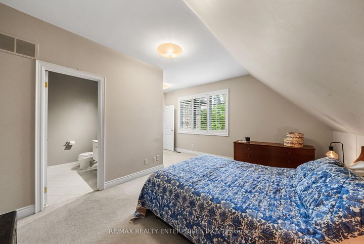 Photo 40 at 535 Canyon Street, Lorne Park, Mississauga