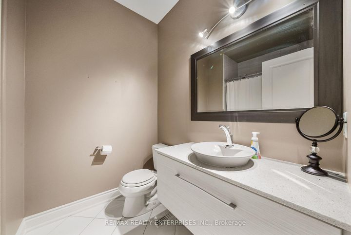 Photo 41 at 535 Canyon Street, Lorne Park, Mississauga