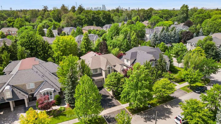 Photo 47 at 535 Canyon Street, Lorne Park, Mississauga