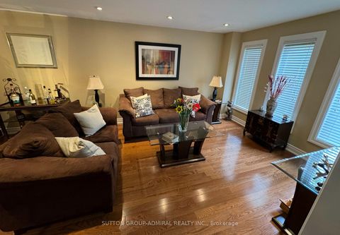 Photo 2 at 148 Mountbatten Road, Beverley Glen, Vaughan