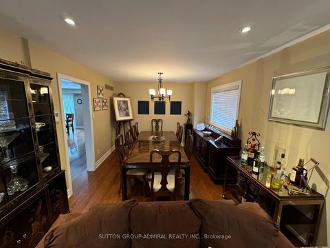 Photo 4 at 148 Mountbatten Road, Beverley Glen, Vaughan