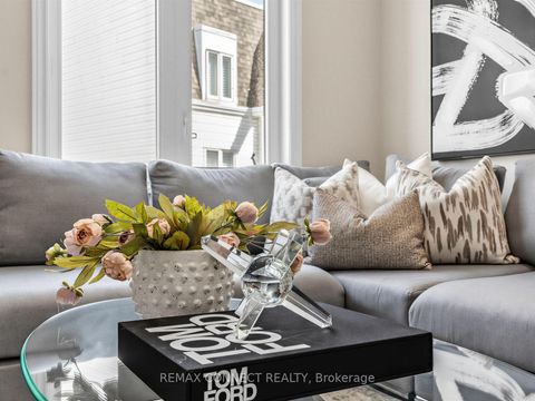 Photo 6 at 605 - 12 Sudbury Street, Niagara, Toronto