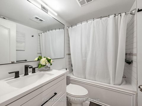 Photo 15 at 605 - 12 Sudbury Street, Niagara, Toronto