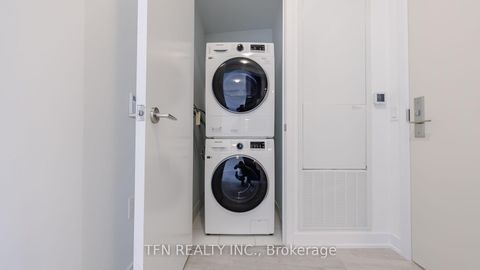 Photo 10 at 801 - 15 Richardson Street, Waterfront Communities C8, Toronto