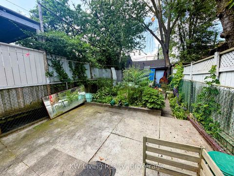 Photo 18 at 636 Clinton Street, Annex, Toronto
