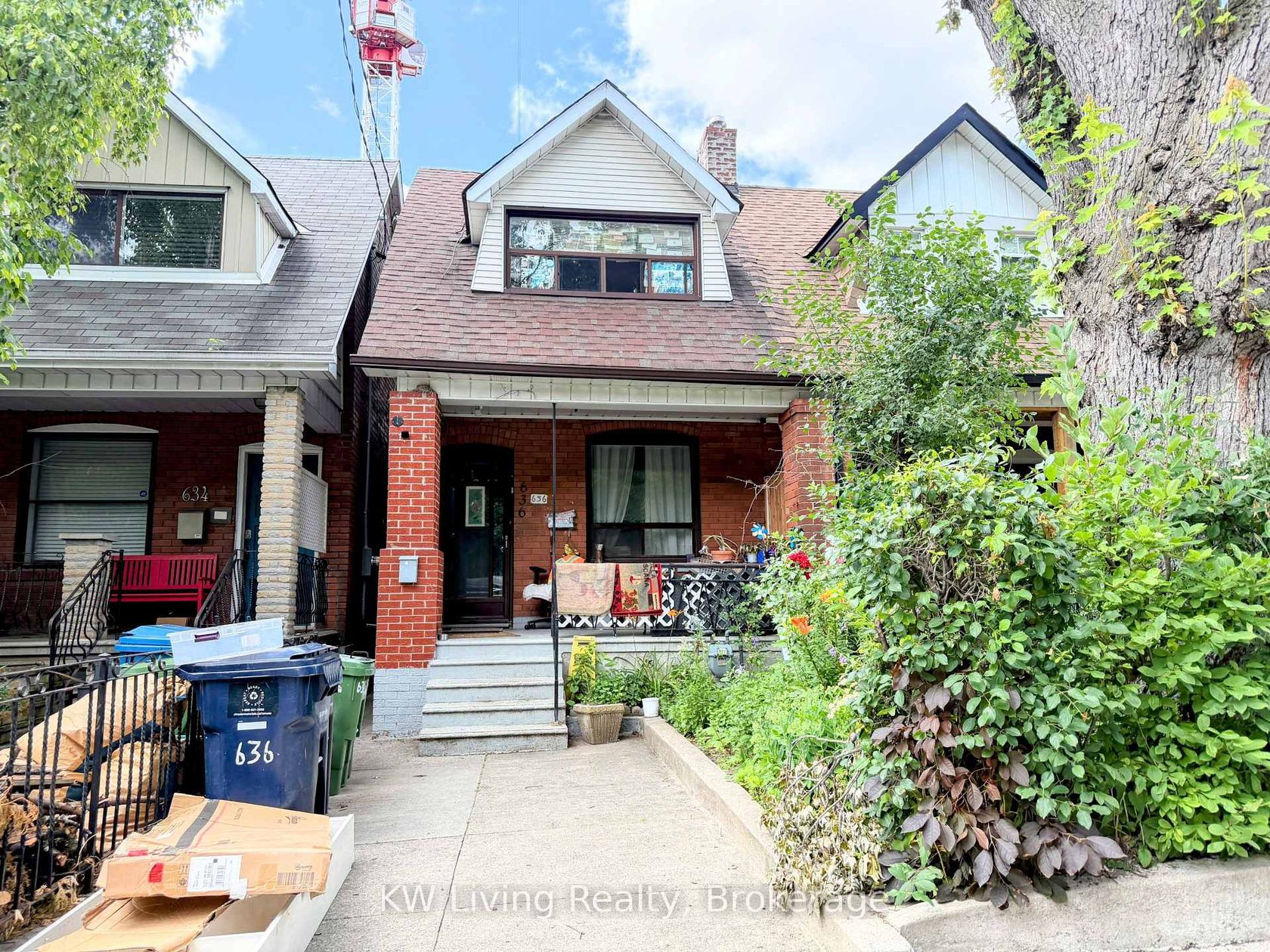 636 Clinton Street, Annex, Toronto by Loree Meneguzzi Real Estate 636 Clinton Street, Annex, Toronto