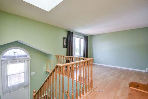 Photo 15 at 10 Palling Lane, Grove East, Barrie