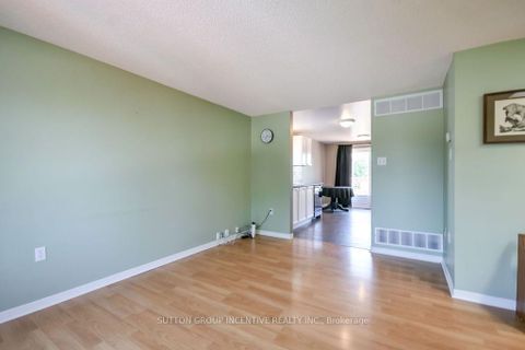 Photo 16 at 10 Palling Lane, Grove East, Barrie