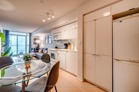 Photo 9 at 1605 - 21 Iceboat Terrace, Waterfront Communities C1, Toronto