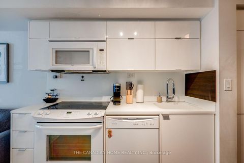 Photo 11 at 1605 - 21 Iceboat Terrace, Waterfront Communities C1, Toronto