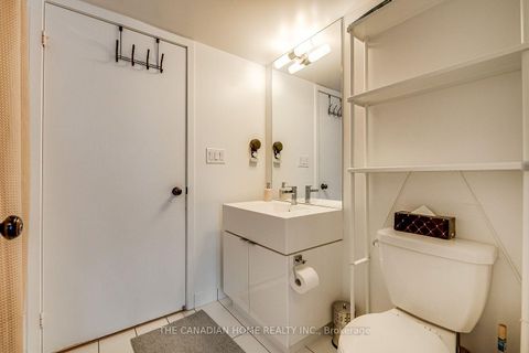 Photo 16 at 1605 - 21 Iceboat Terrace, Waterfront Communities C1, Toronto