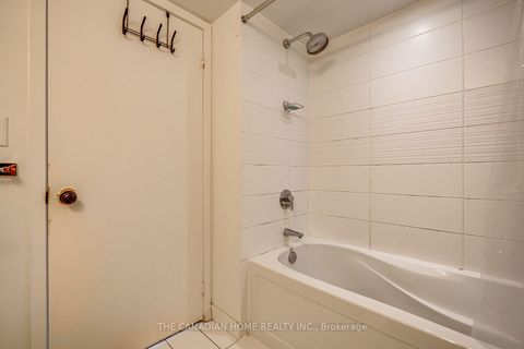 Photo 18 at 1605 - 21 Iceboat Terrace, Waterfront Communities C1, Toronto