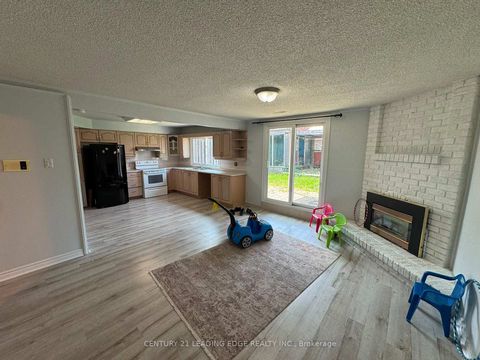 Photo 5 at 18 Clubhouse Court, Jane Heights, Toronto