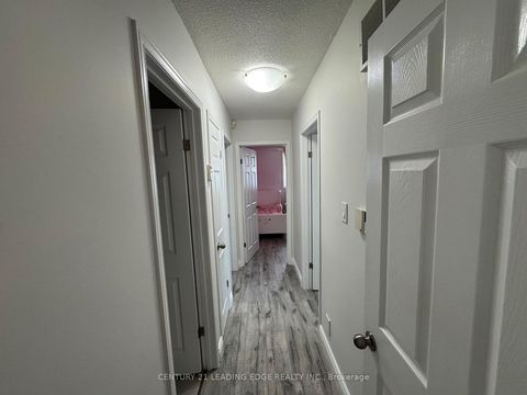 Photo 8 at 18 Clubhouse Court, Jane Heights, Toronto