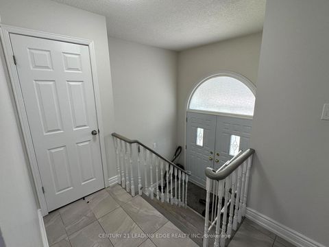 Photo 20 at 18 Clubhouse Court, Jane Heights, Toronto