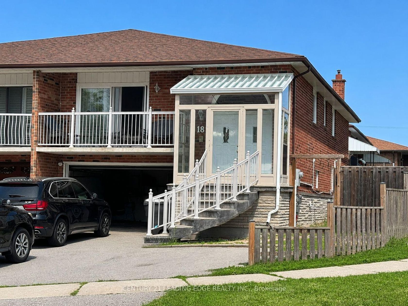 18 Clubhouse Court, Jane Heights, Toronto 