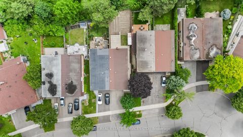 Photo 4 at 67 Mintwood Drive, Steeles, Toronto