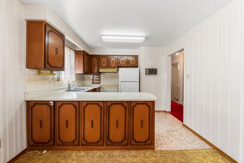 Photo 9 at 67 Mintwood Drive, Steeles, Toronto