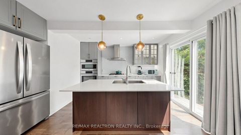 Photo 2 at 60 Kimberdale Crescent, L'Amoreaux, Toronto