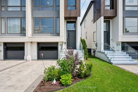 Photo 1 at 39 Wilmington Avenue, Bathurst Manor, Toronto