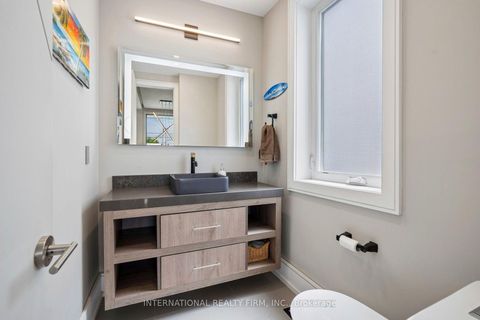 Photo 4 at 39 Wilmington Avenue, Bathurst Manor, Toronto