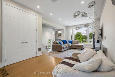 Photo 7 at 39 Wilmington Avenue, Bathurst Manor, Toronto