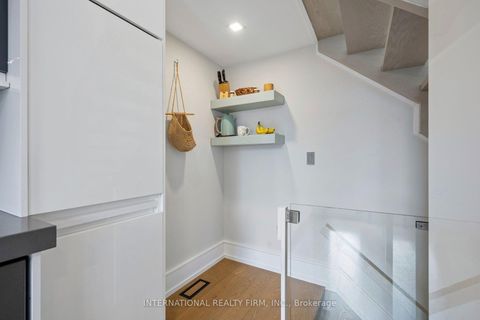 Photo 13 at 39 Wilmington Avenue, Bathurst Manor, Toronto