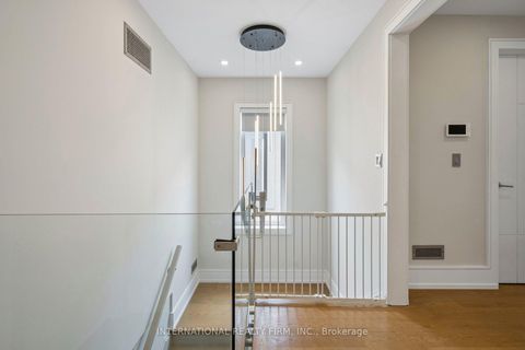 Photo 14 at 39 Wilmington Avenue, Bathurst Manor, Toronto