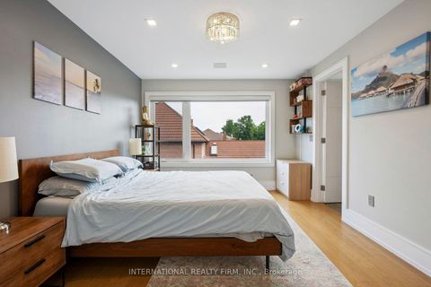 Photo 15 at 39 Wilmington Avenue, Bathurst Manor, Toronto