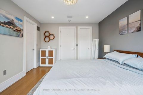 Photo 17 at 39 Wilmington Avenue, Bathurst Manor, Toronto