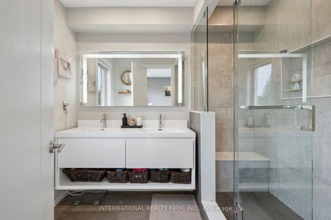 Photo 18 at 39 Wilmington Avenue, Bathurst Manor, Toronto