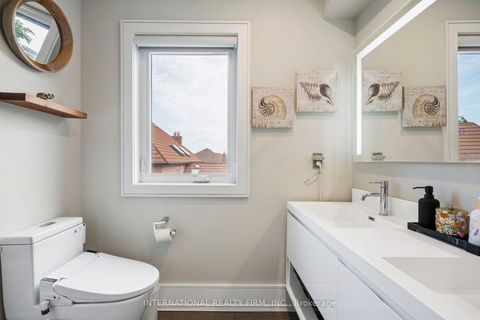 Photo 20 at 39 Wilmington Avenue, Bathurst Manor, Toronto