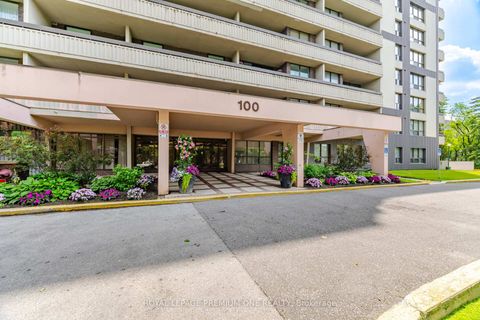 Photo 2 at 302 - 100 Canyon Avenue, Bathurst Manor, Toronto