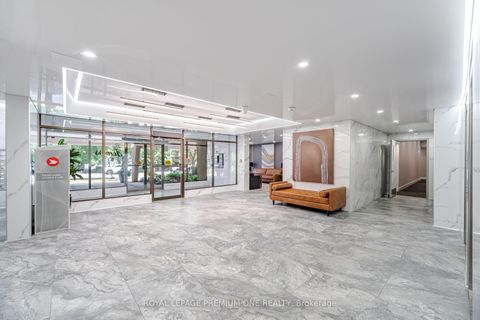 Photo 3 at 302 - 100 Canyon Avenue, Bathurst Manor, Toronto