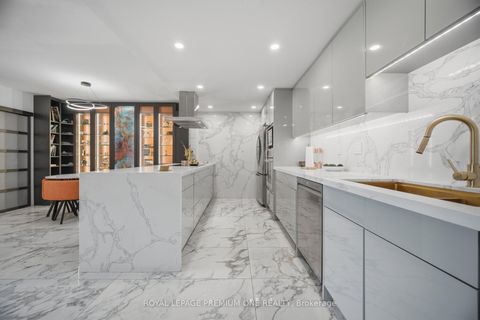 Photo 11 at 302 - 100 Canyon Avenue, Bathurst Manor, Toronto