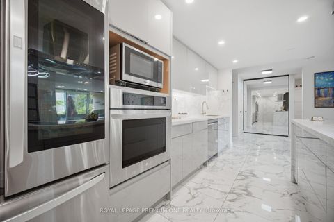 Photo 14 at 302 - 100 Canyon Avenue, Bathurst Manor, Toronto