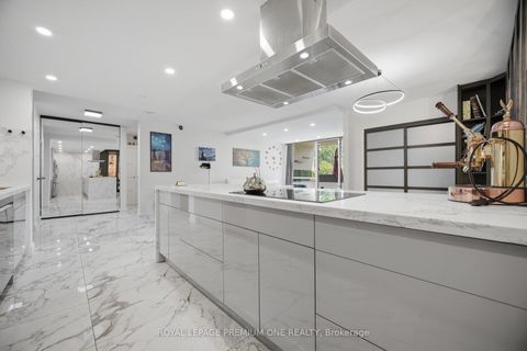 Photo 16 at 302 - 100 Canyon Avenue, Bathurst Manor, Toronto