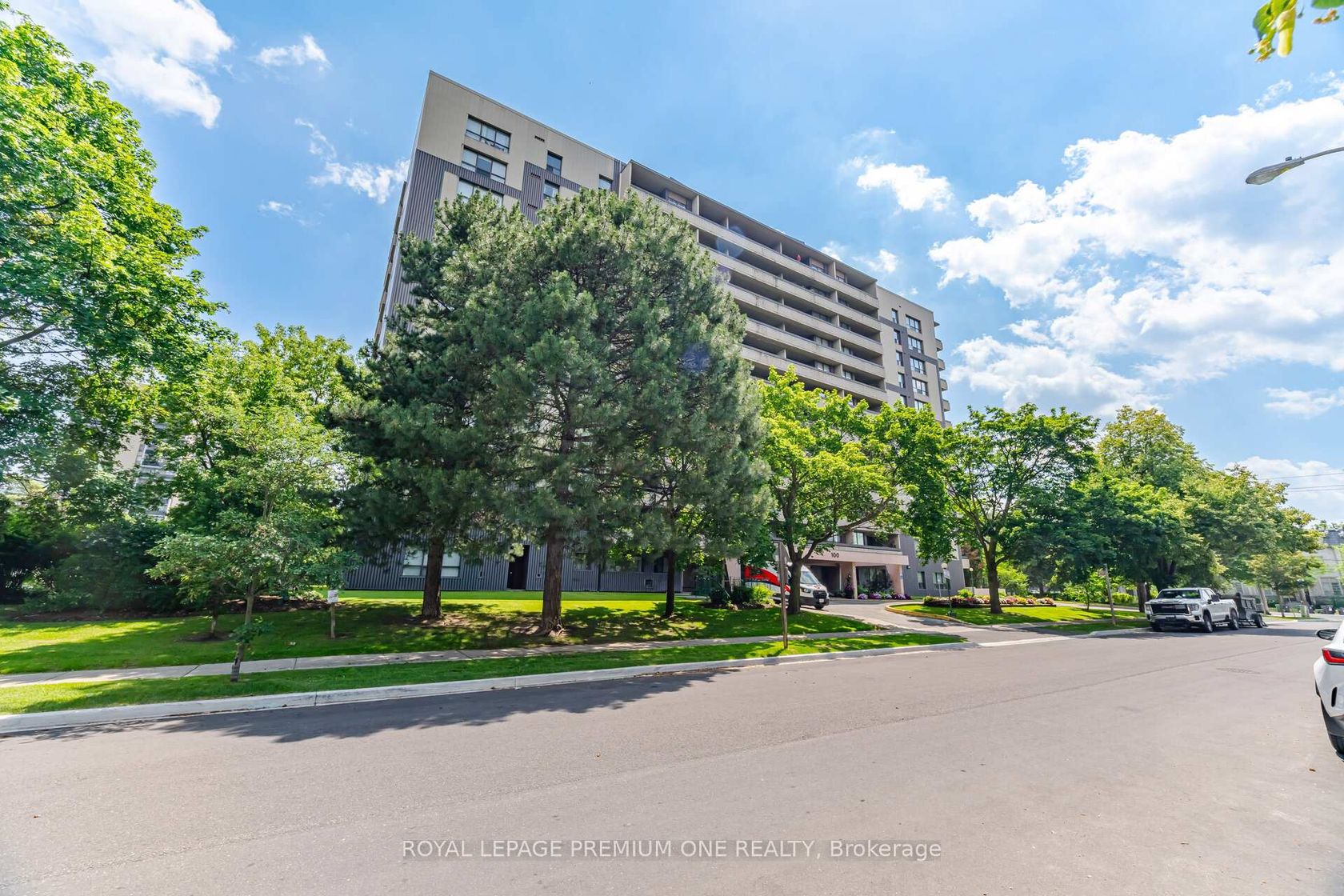 302 - 100 Canyon Avenue, Bathurst Manor, Toronto 