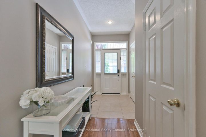 Photo 3 at 41 - 300 Ravineview Way, WC Wedgewood Creek, Oakville