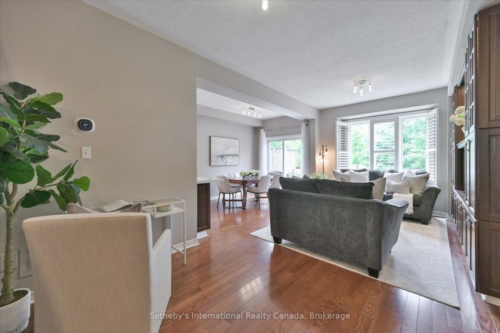 Photo 7 at 41 - 300 Ravineview Way, WC Wedgewood Creek, Oakville