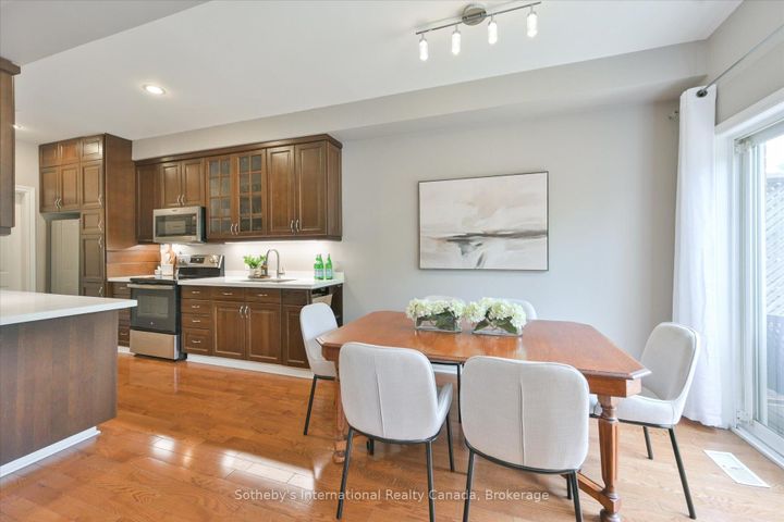 Photo 16 at 41 - 300 Ravineview Way, WC Wedgewood Creek, Oakville