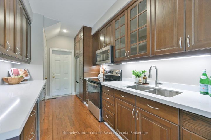 Photo 17 at 41 - 300 Ravineview Way, WC Wedgewood Creek, Oakville