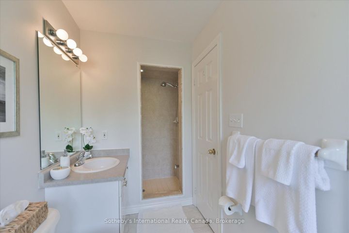 Photo 30 at 41 - 300 Ravineview Way, WC Wedgewood Creek, Oakville