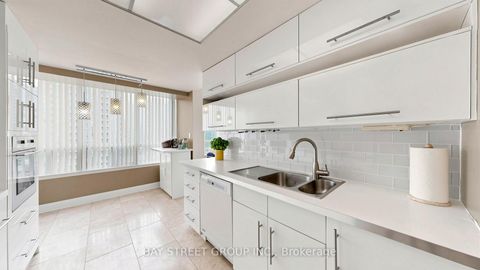 Photo 11 at 1416 - 7 Bishop Avenue, Newtonbrook East, Toronto
