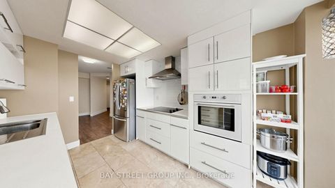 Photo 13 at 1416 - 7 Bishop Avenue, Newtonbrook East, Toronto