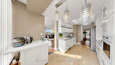 Photo 14 at 1416 - 7 Bishop Avenue, Newtonbrook East, Toronto