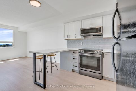 Photo 11 at 706 - 4 Elsinore Path, New Toronto, Toronto